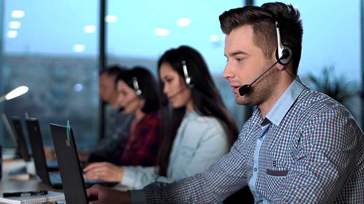 Should you Use a Dedicated IP phone a Softphone or Just your Mobile Device with Your VoIP Solution